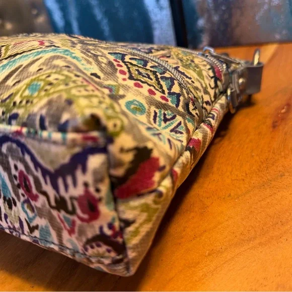 Sakroots Artist Circle Boho Chic Flat Crossbody: Like New - Picture 11 of 14